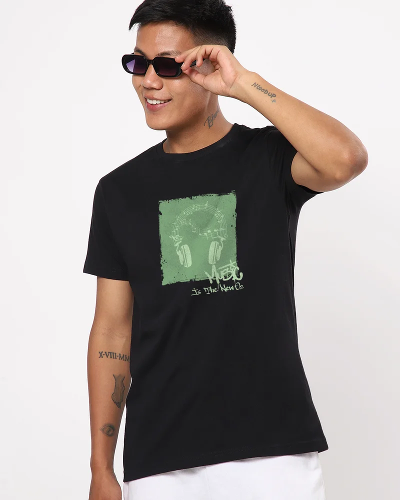 bewakoof Men's Black The New O2 Graphic Printed T-shirt